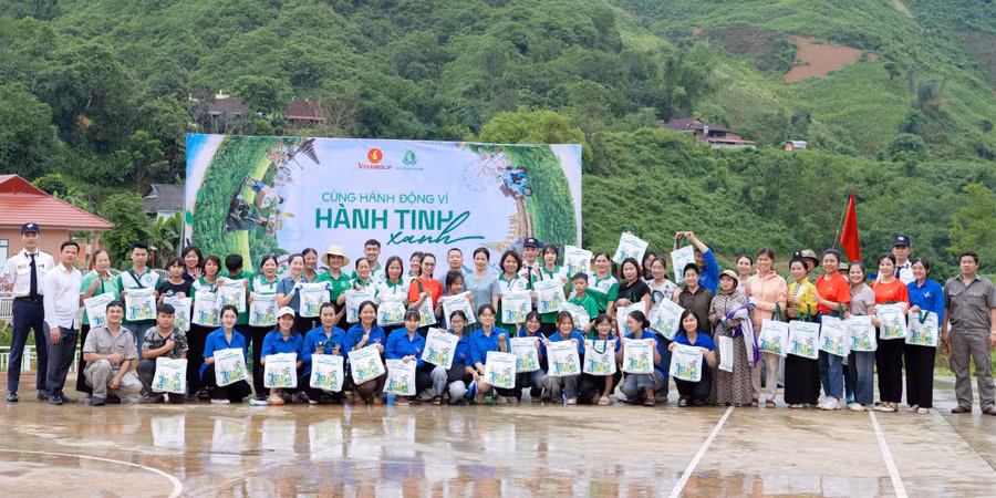 Lan tỏa thông điệp "Cùng hành động vì hành tinh xanh". mt-3.jpg
