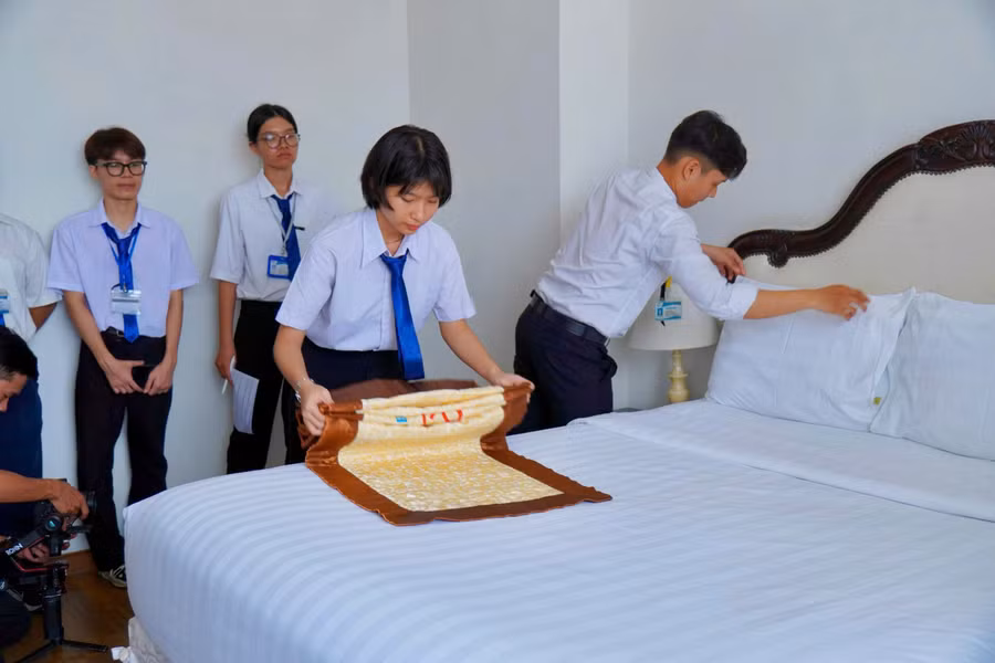 Từng kỹ năng nghề được đào tạo, thực hành bài bản sẽ trang bị cho người học nghề tác phong chuyên nghiệp. Ảnh: NTCC. viet-giao-5091.jpg